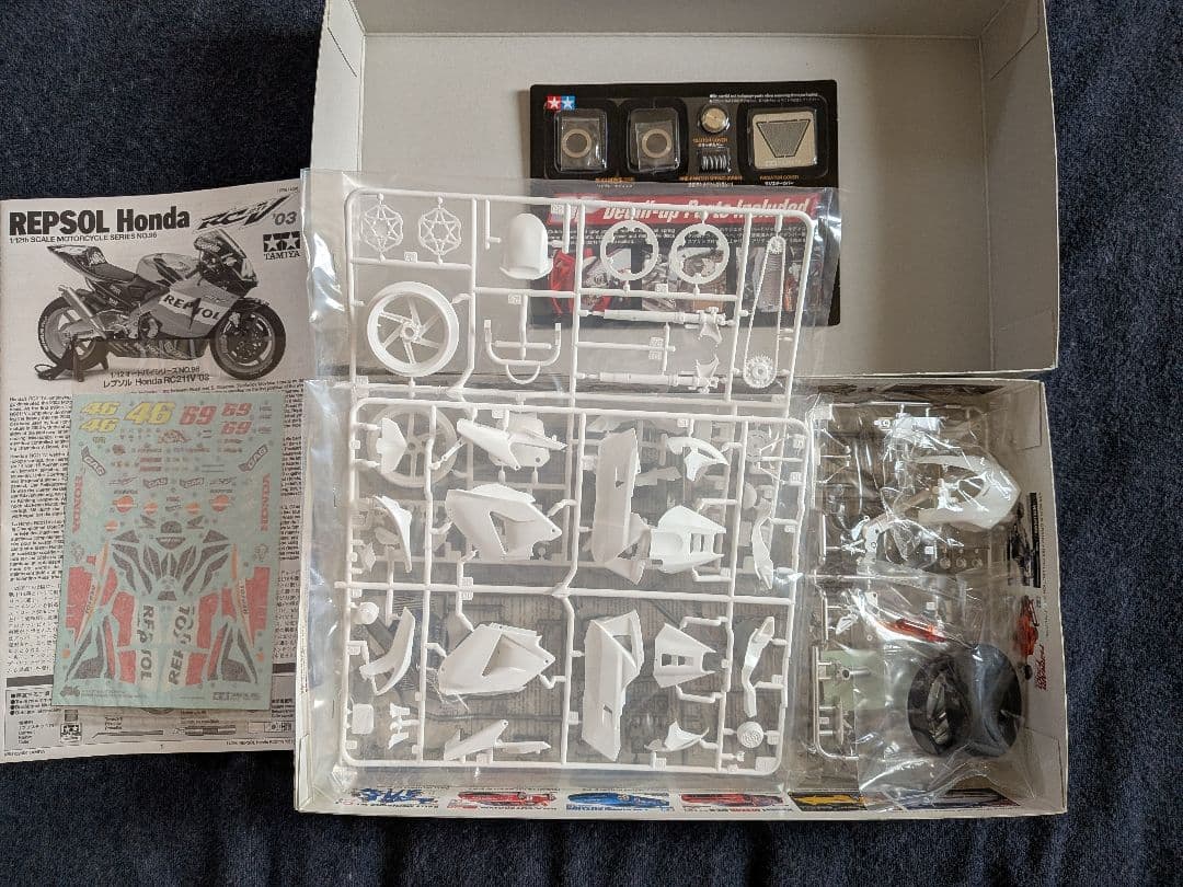 タミヤREPSOL Honda RC211V 03 1/12