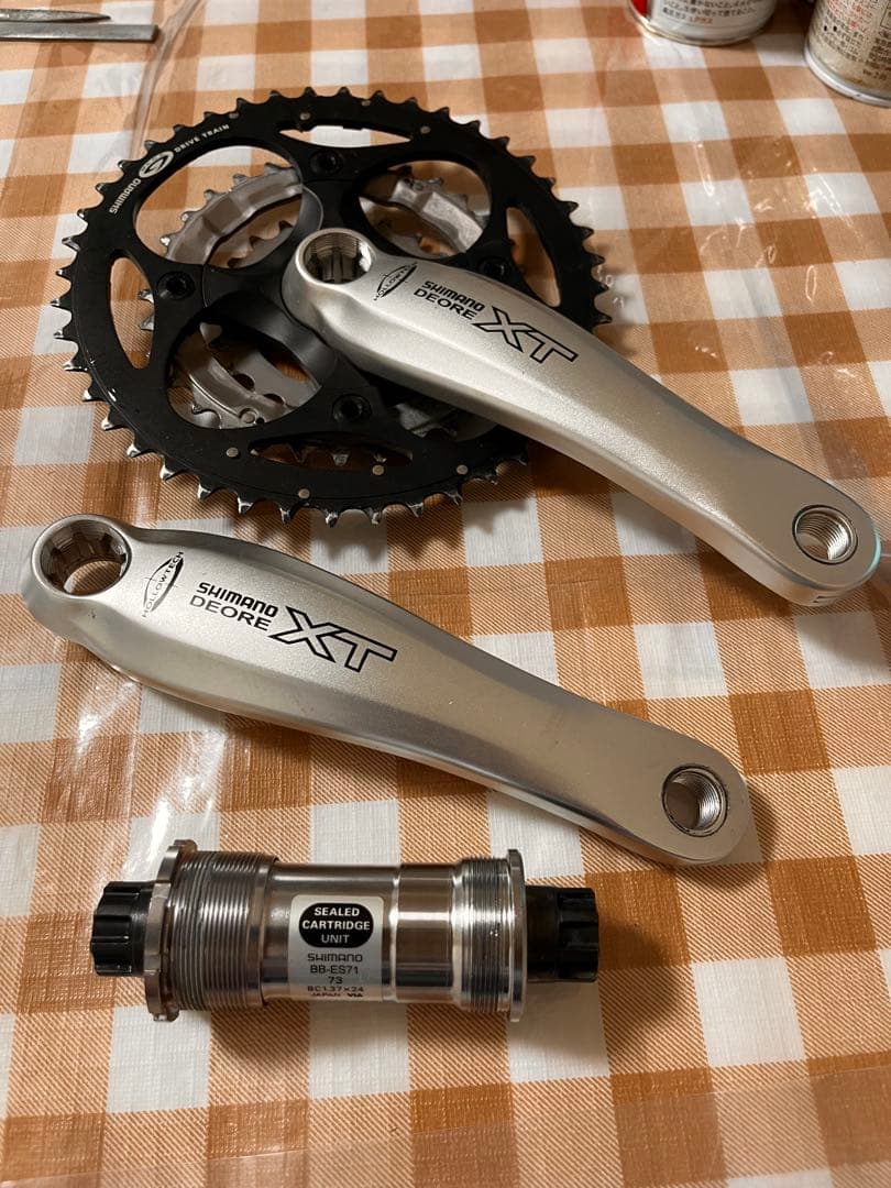 シマノ　XT クランク　BBセット