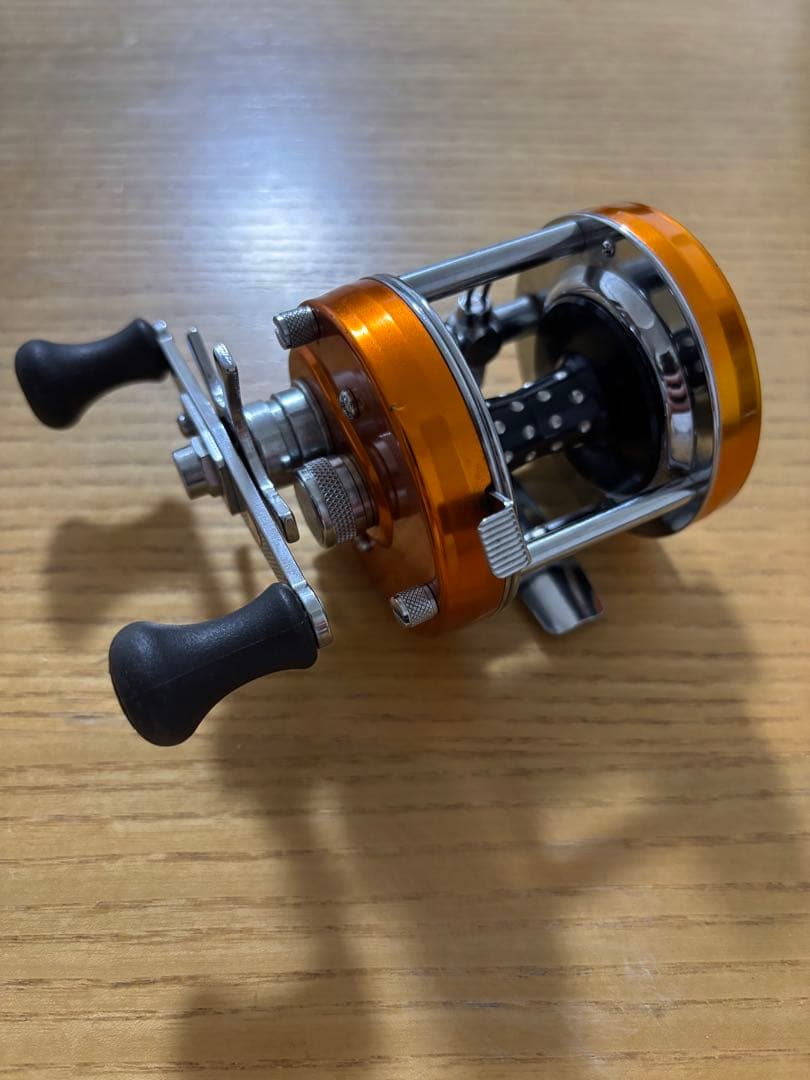 アブガルシア アンバサダー5501CS ROCKET サンセットオレンジ