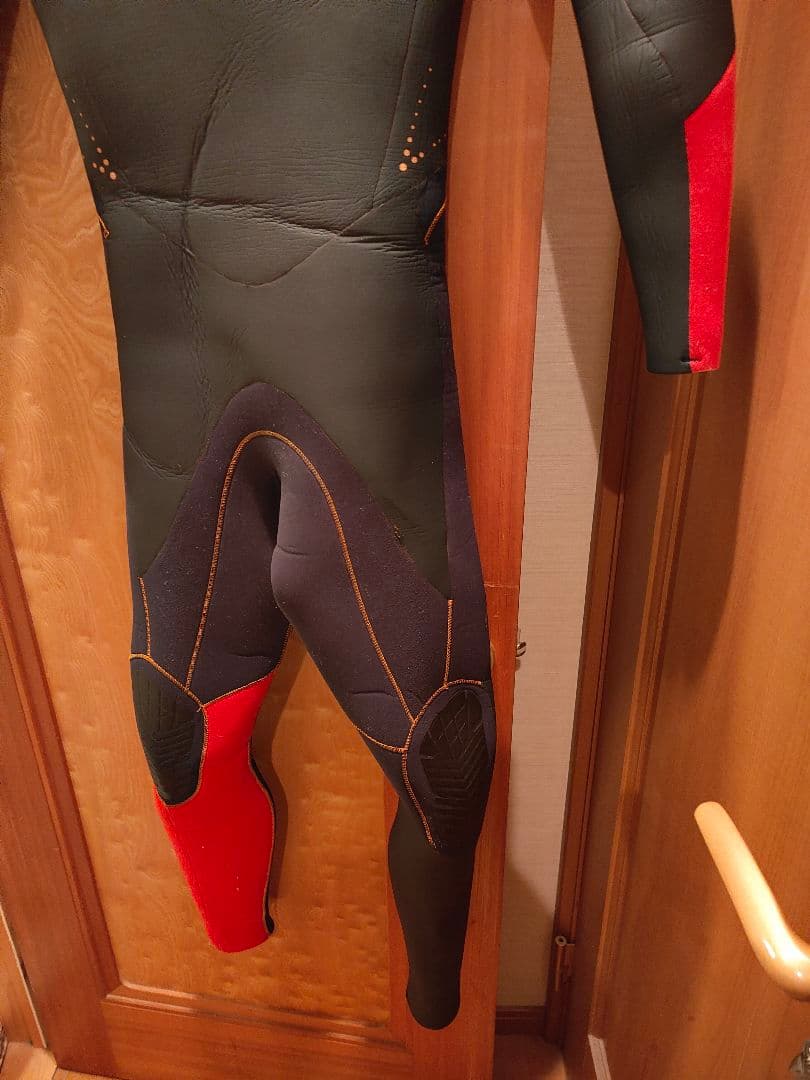 【美品】BILLABONG　正規品　高級ウエットスーツ　セミドライ　ノンジップ