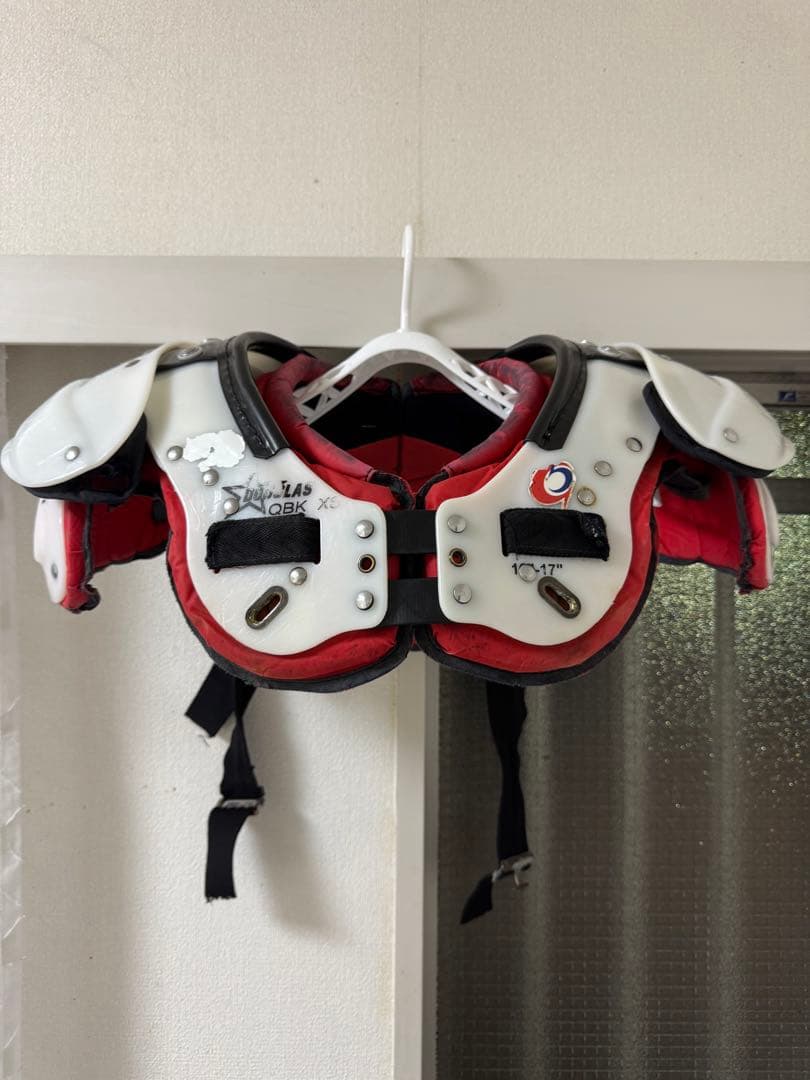 アメフト　DOUGLAS ショルダーパッド　最小・最軽量