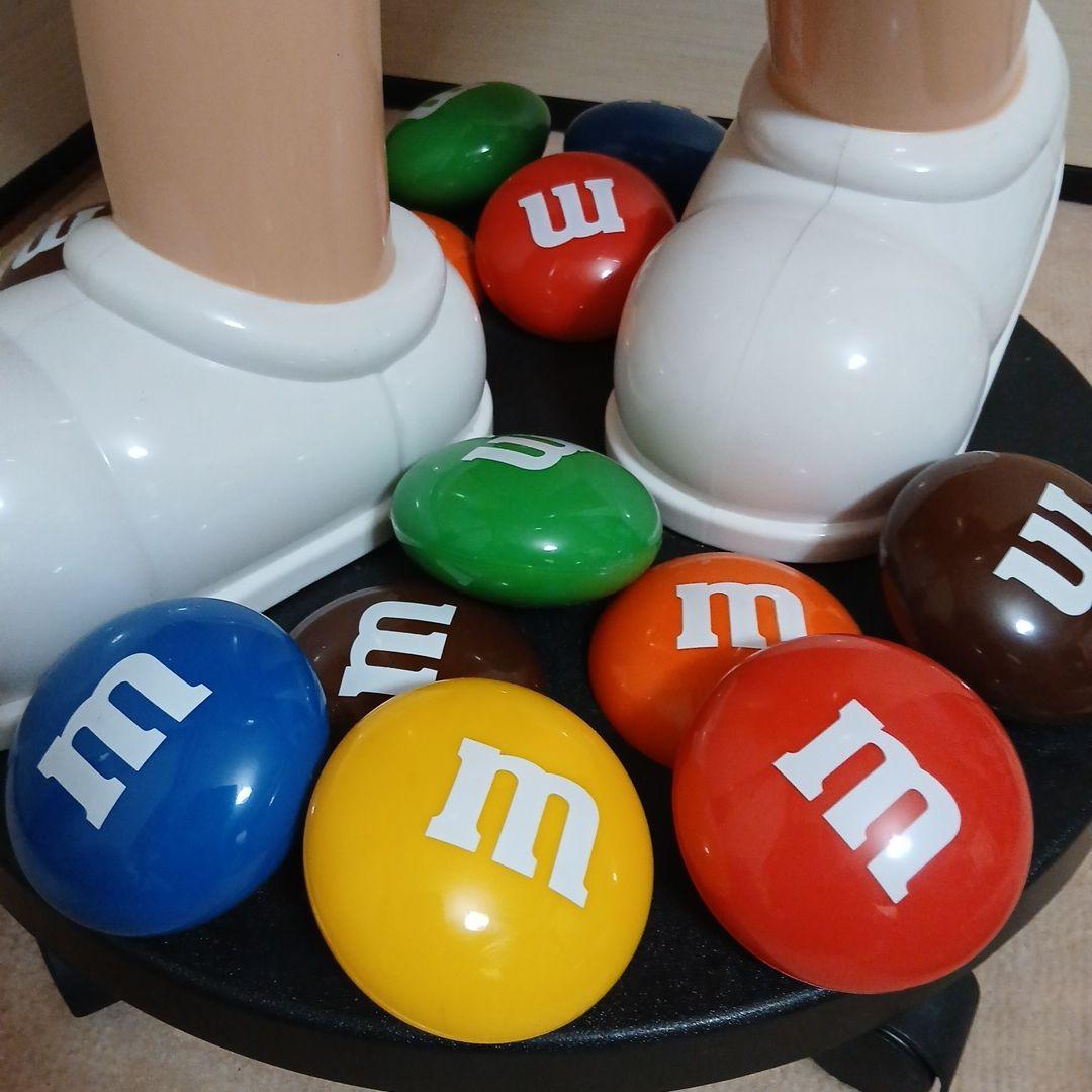 m&m's　エムアンドエムズ　レッド　特大ディスプレイ