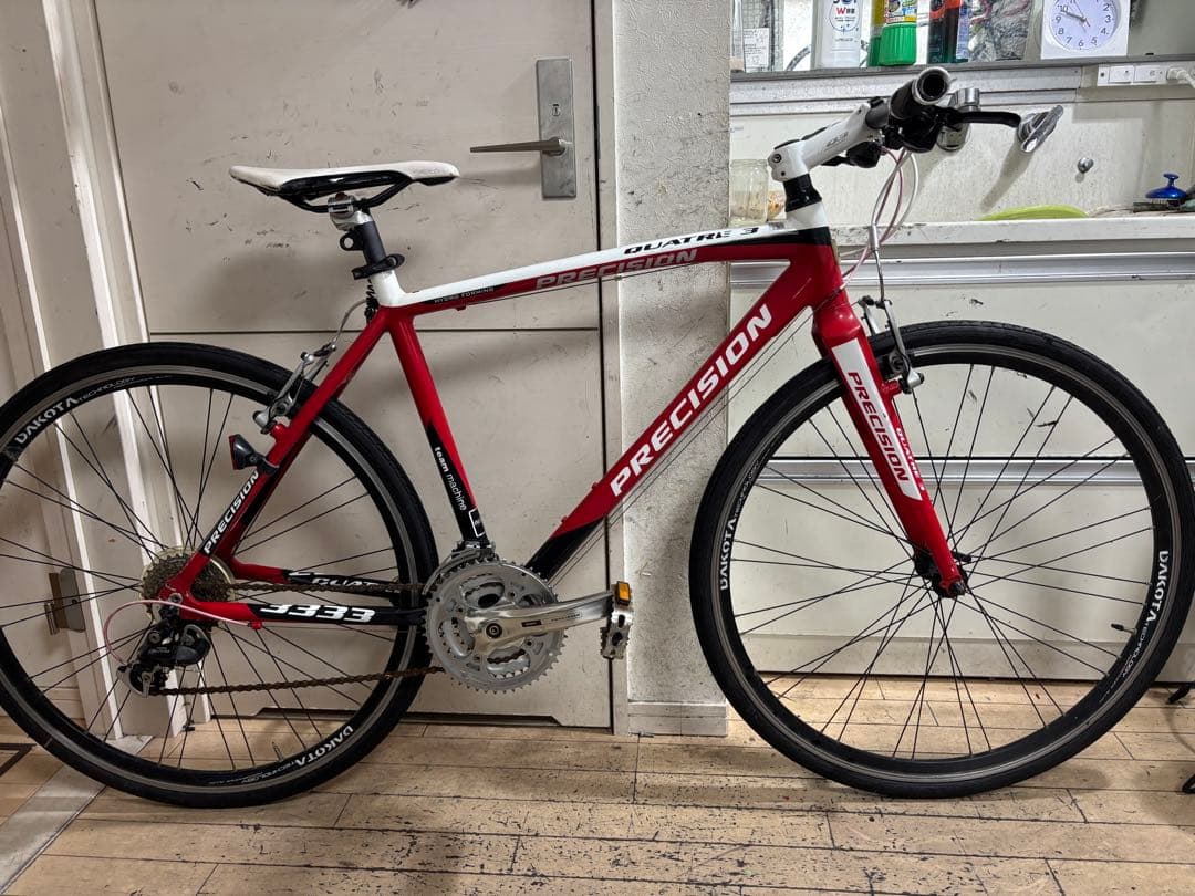 PRECISION QUATRE クロスバイク 333 レッド/ホワイト