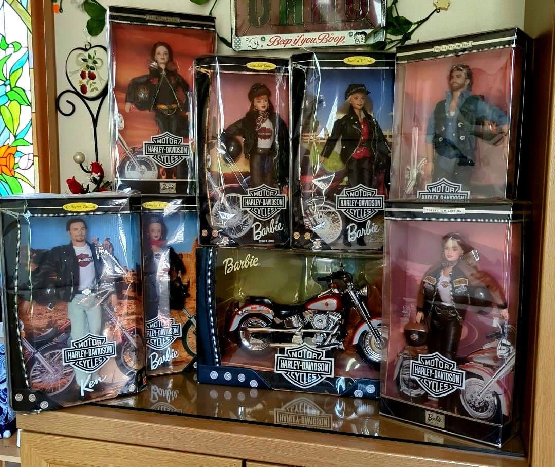 バービー人形（バービー&ケン）計7体＆バイク☆Hariey Davidson☆