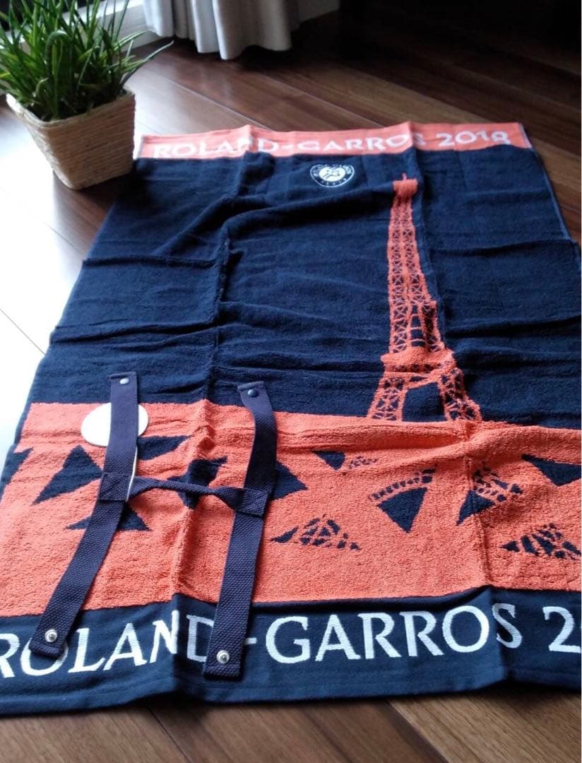 レア品　未使用　ROLAND GARROS　ローランギャロス タオル　パリ柄
