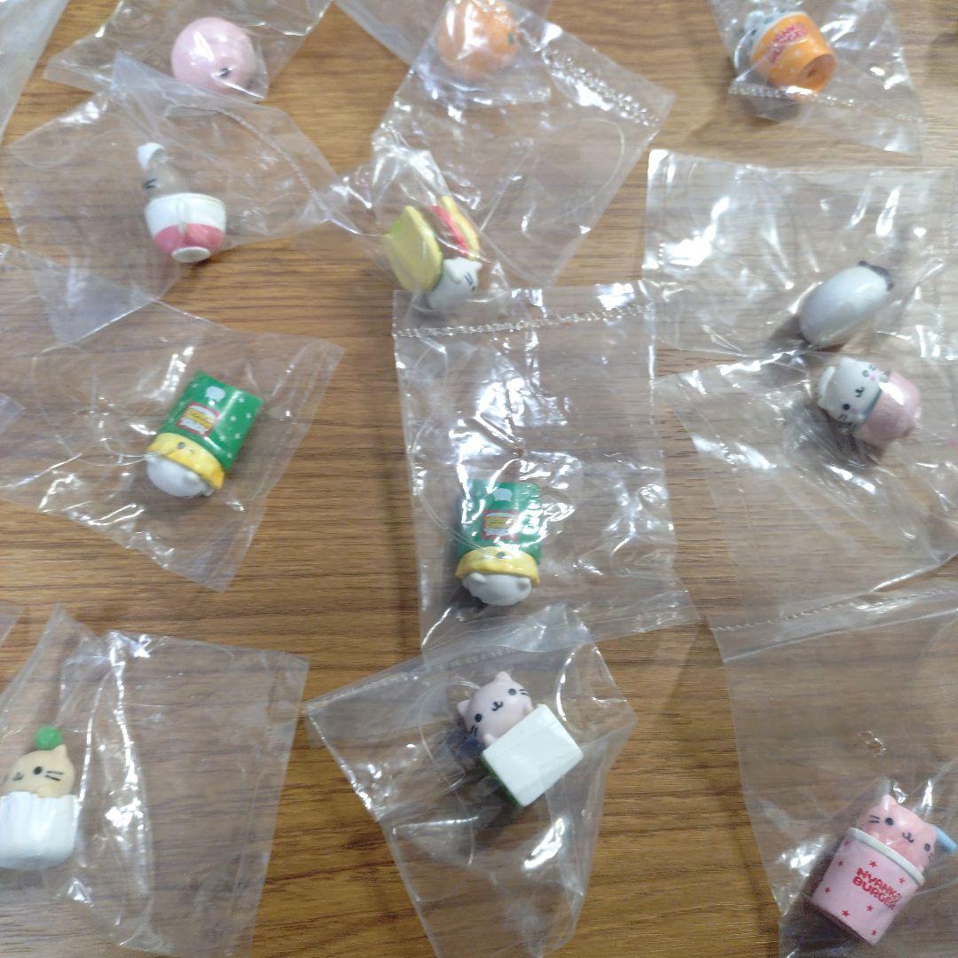 未開封　にゃんにゃんにゃんこ　ストラップ　32個セット