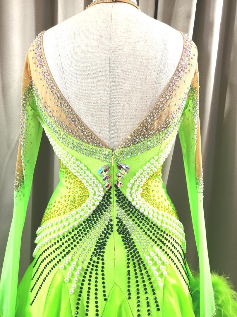 新品　社交ダンスドレス　蛍光グリーン　118cm 　Mサイズ
