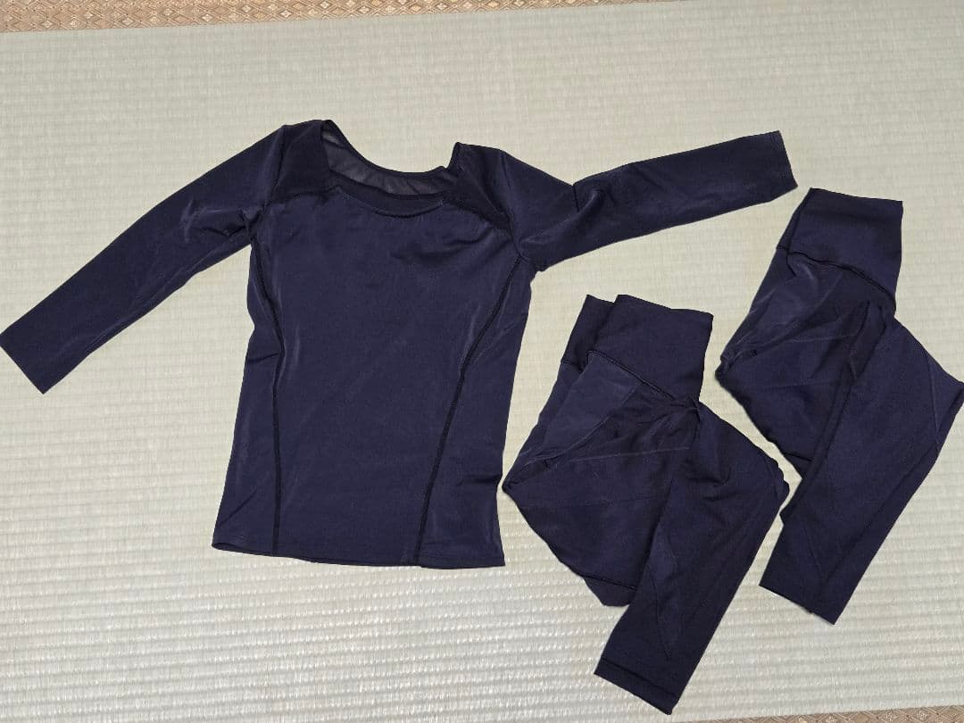 【26日17時までの限定価格】パーフェクトフォーム　トップス&レギンス　Lサイズ