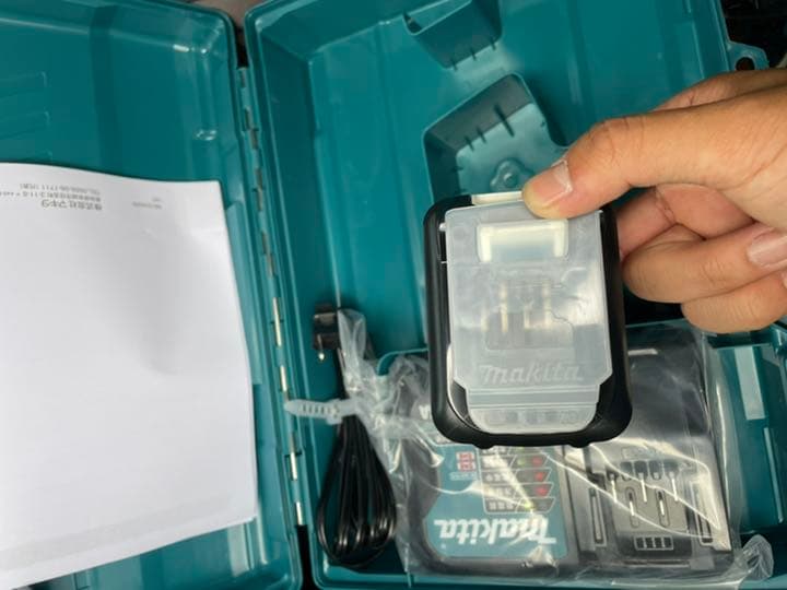 makita 電動ドライバー工具セット (充電器&バッテリーのみ)