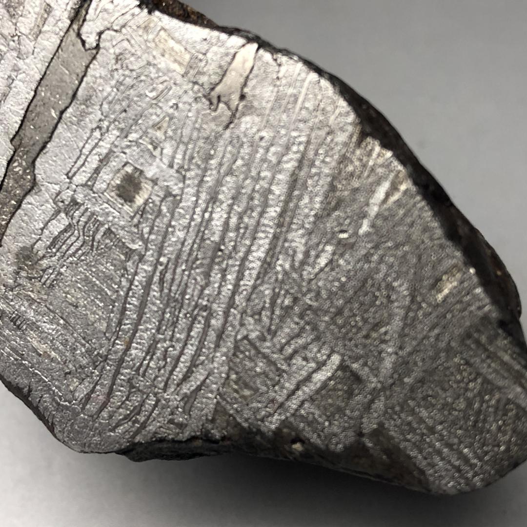 メ*8様 アルタイ隕石　 丸ごとカット鉄隕石　外皮付き隕石　原石　重さ約463ｇ