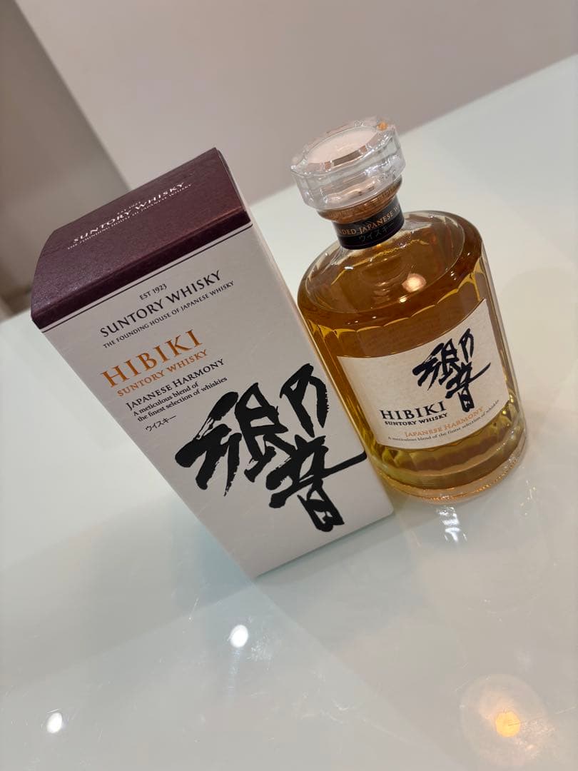 C*i様 サントリー　響　700ml 未開封