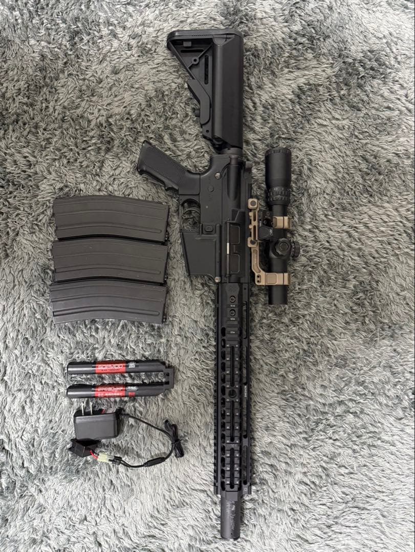 次世代電動ガン M4マガジン3本付き