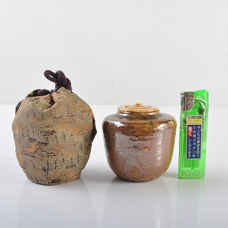 茶道具　瀬戸焼　肩衝茶入　仕覆付　 表千家十二代惺斎極め箱　M　R6298