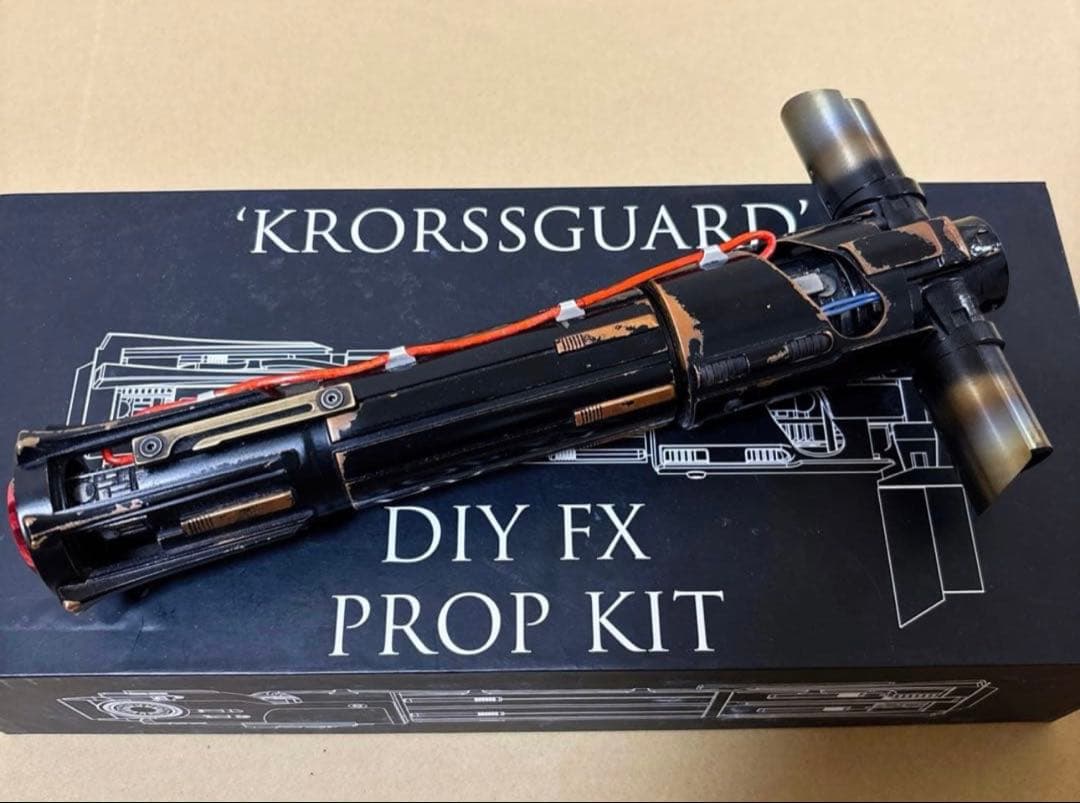 カイロレンKR x OR KRORSSGUARDカスタムライトセーバーおまけ