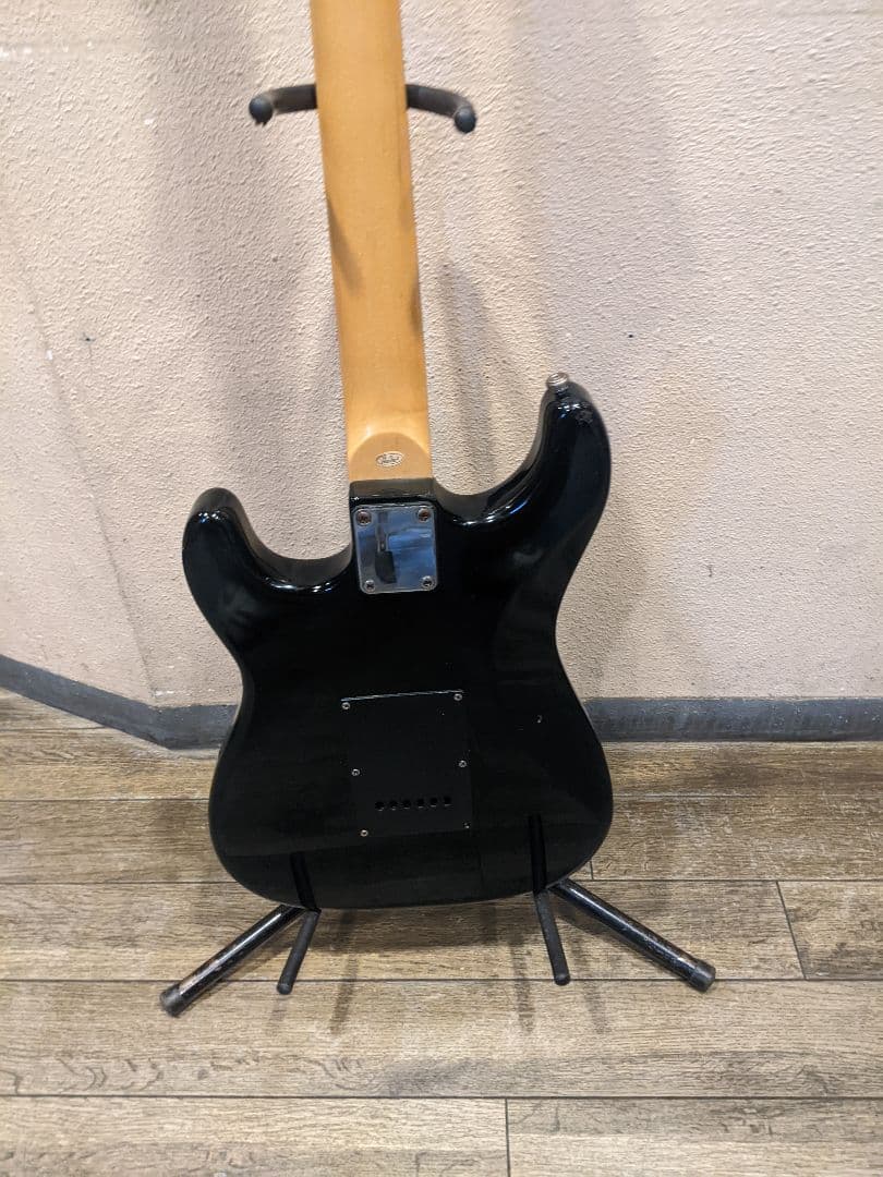 MAVIS メイビス ストラトキャスター、ハードケース付き！