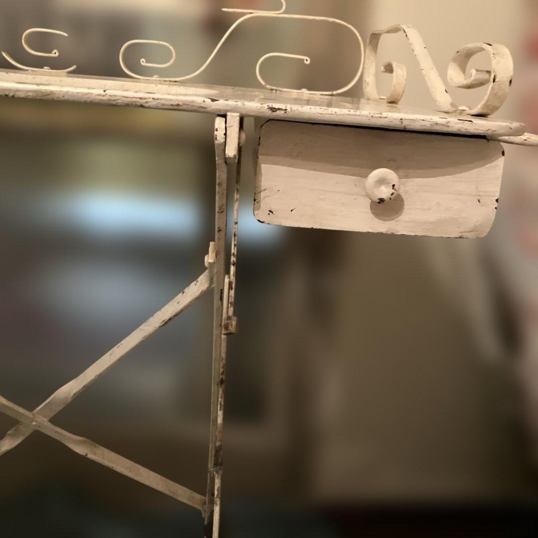 フランスアンティークの洗面台