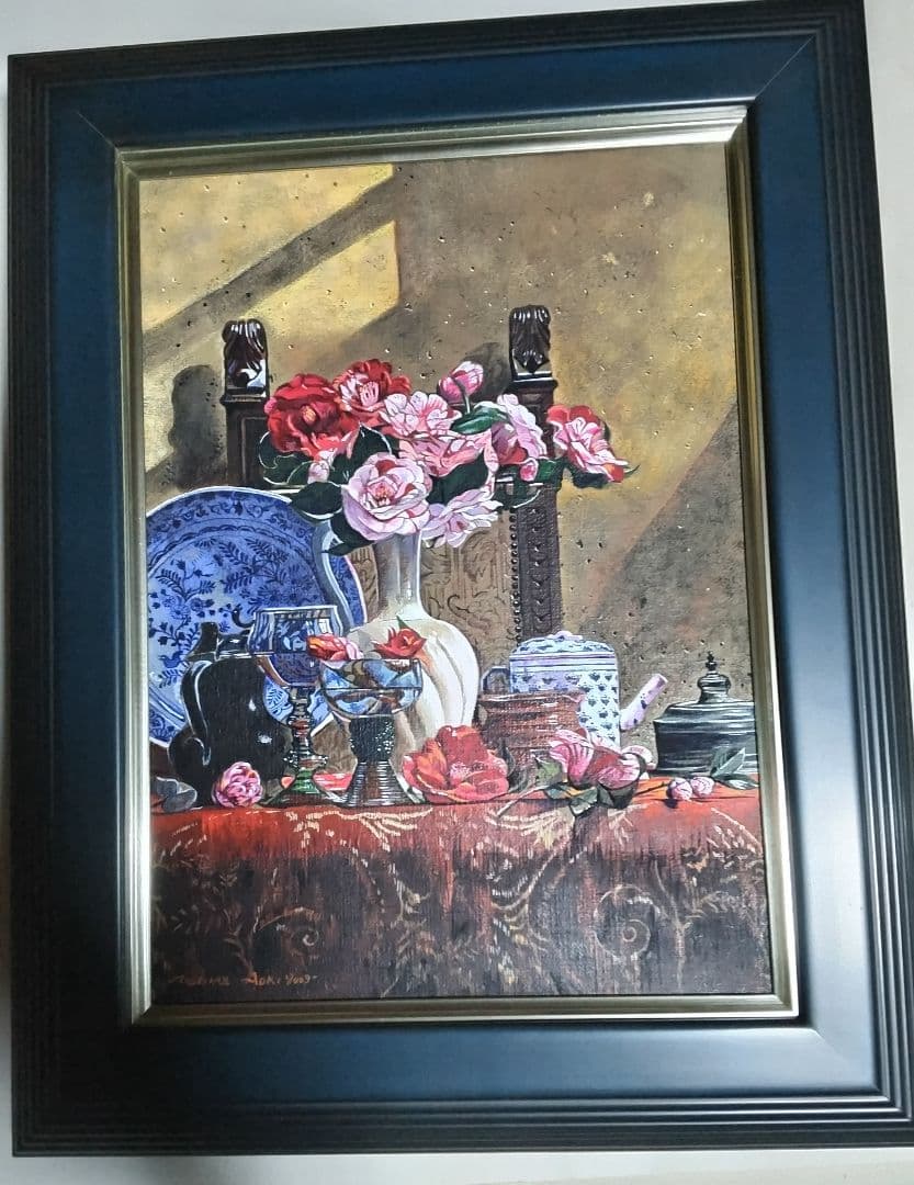 青木敏郎、絵画、油彩4号、椿・レーマ杯・染付皿、新品高級額縁、肉筆保証。