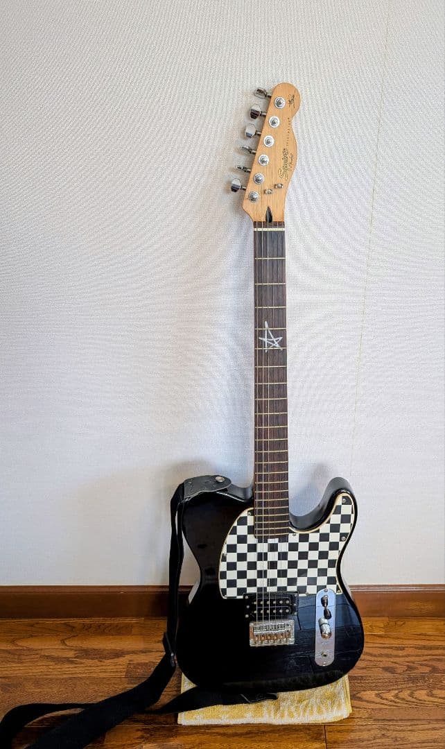 【美品】アヴリル・ラヴィーン テレキャスター／Squier by Fender