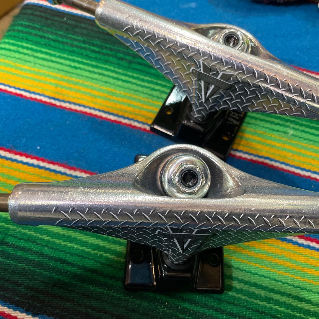 スケートボード トラック 5.6 インチ シルバー