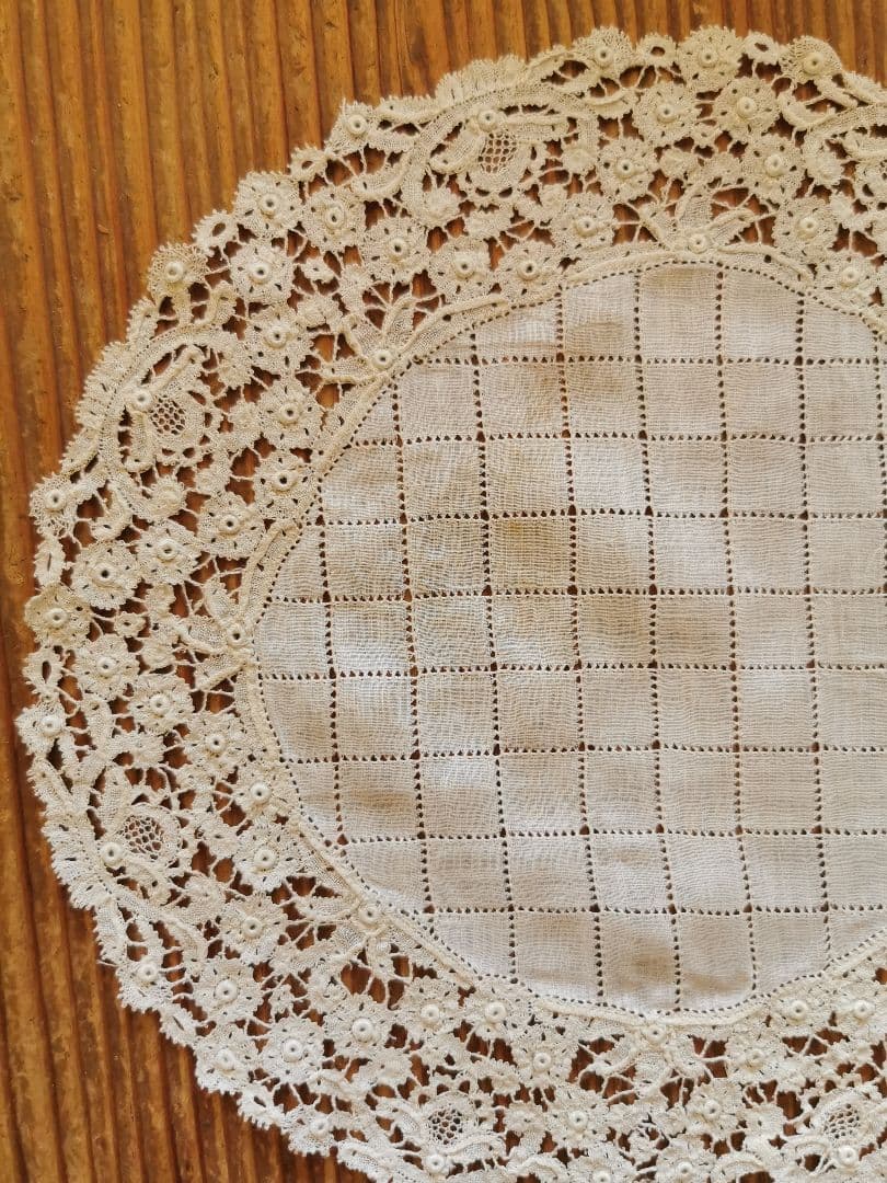 アンティークベルギーブルージュ ロザリン＆ドローンワークレースドイリーφ23㎝