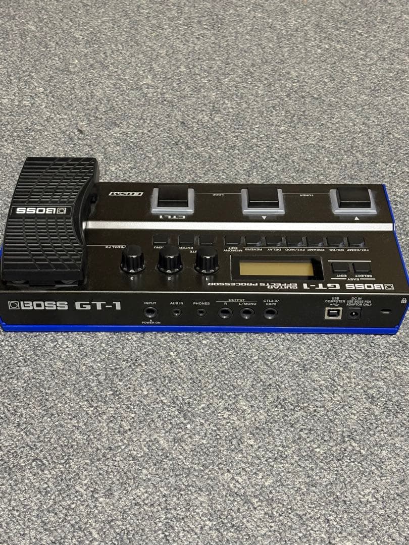 BOSS GT-1 ギターエフェクター 本体とACアダプタ