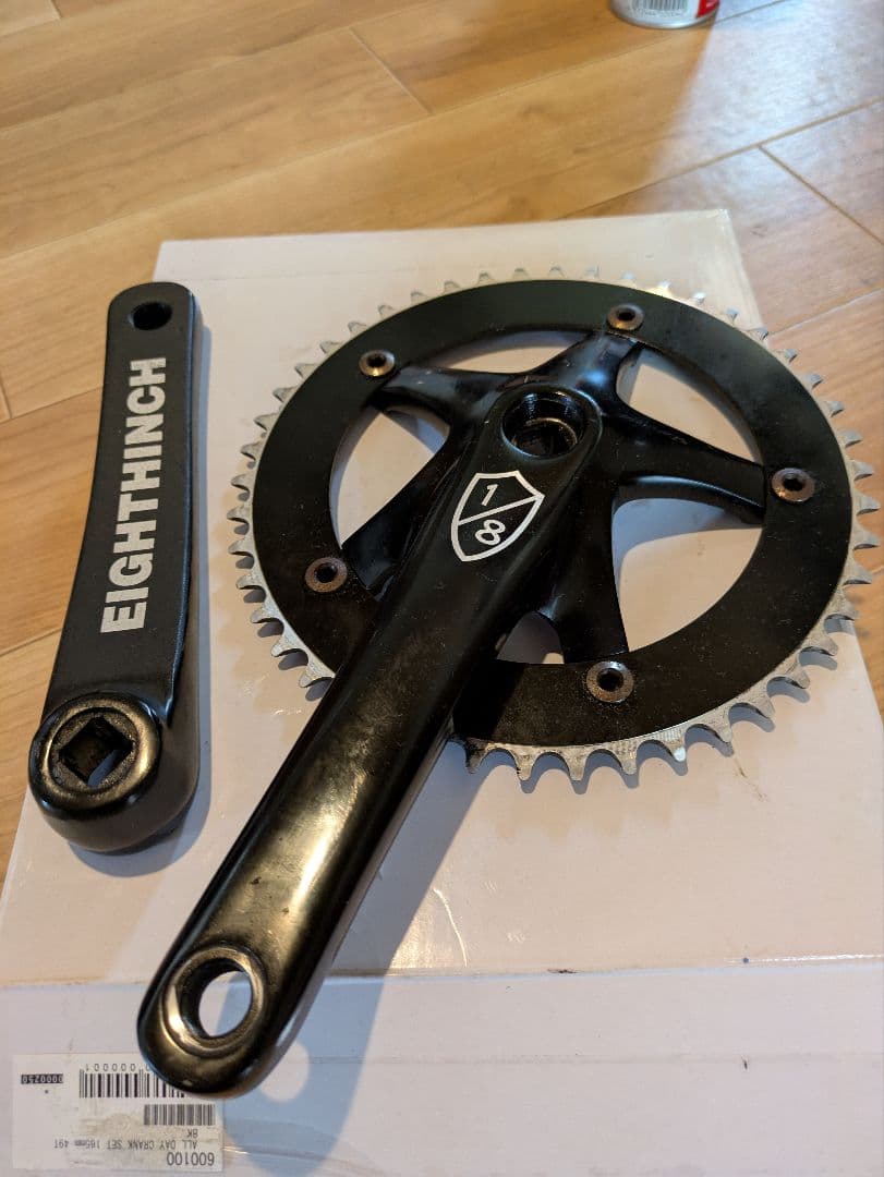 ピスト シングル クランクセットEIGHTHINCH。sugino BB付属