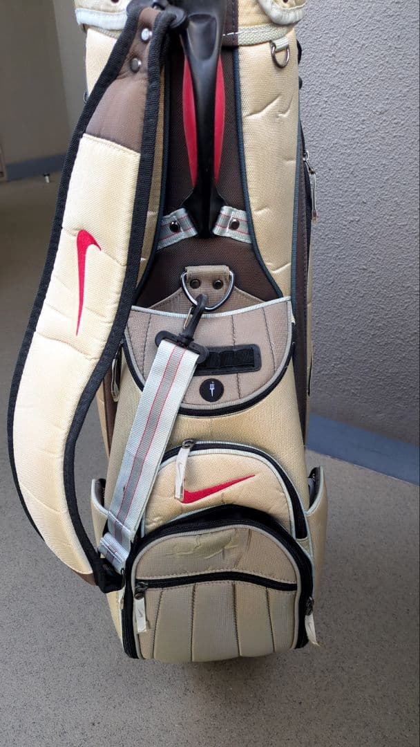 NIKEキャディバッグ シャンパンゴールド47㌅【収納豊富】