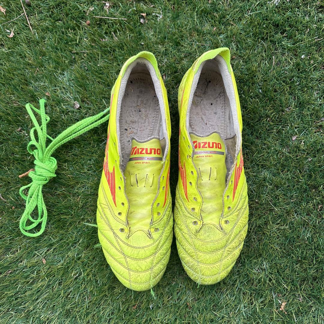 Mizuno モレリアネオ4 黄色