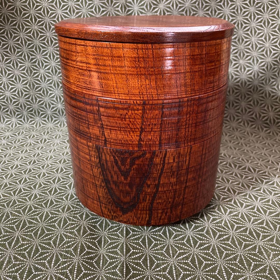 漆器　欅　三段重　弁当箱　くり抜き　朱塗り