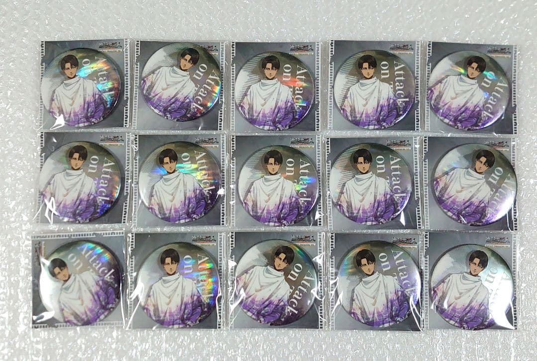 進撃の巨人　アニメイト　Reflect Memories　リヴァイ　缶バッジ