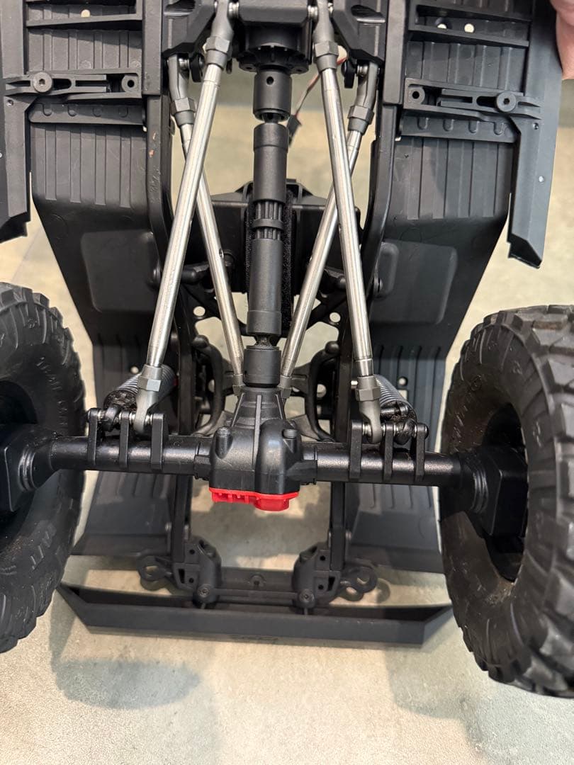 アキシャル　SCX10 Ⅲ ラングラー　シャーシ下廻りキズ少ない