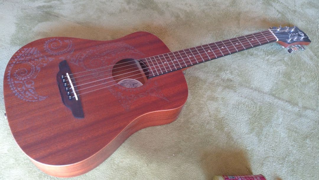 ギター Luna Safari Tattoo