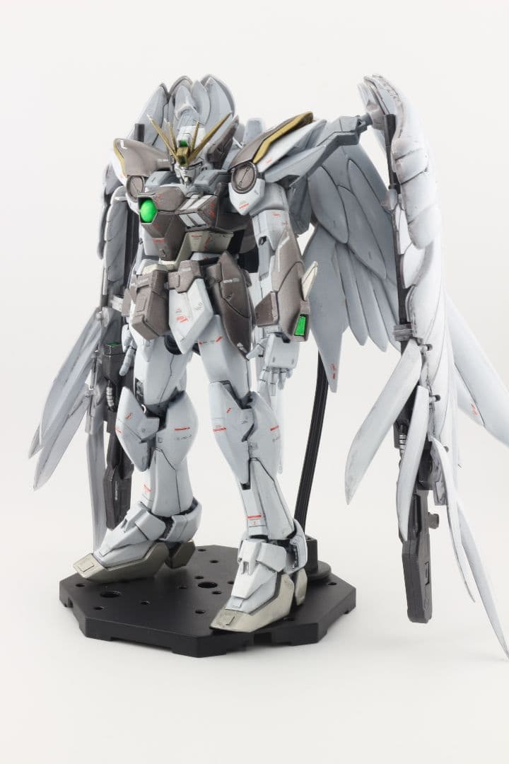 MGウイングガンダムゼロEW塗装済み　完成品