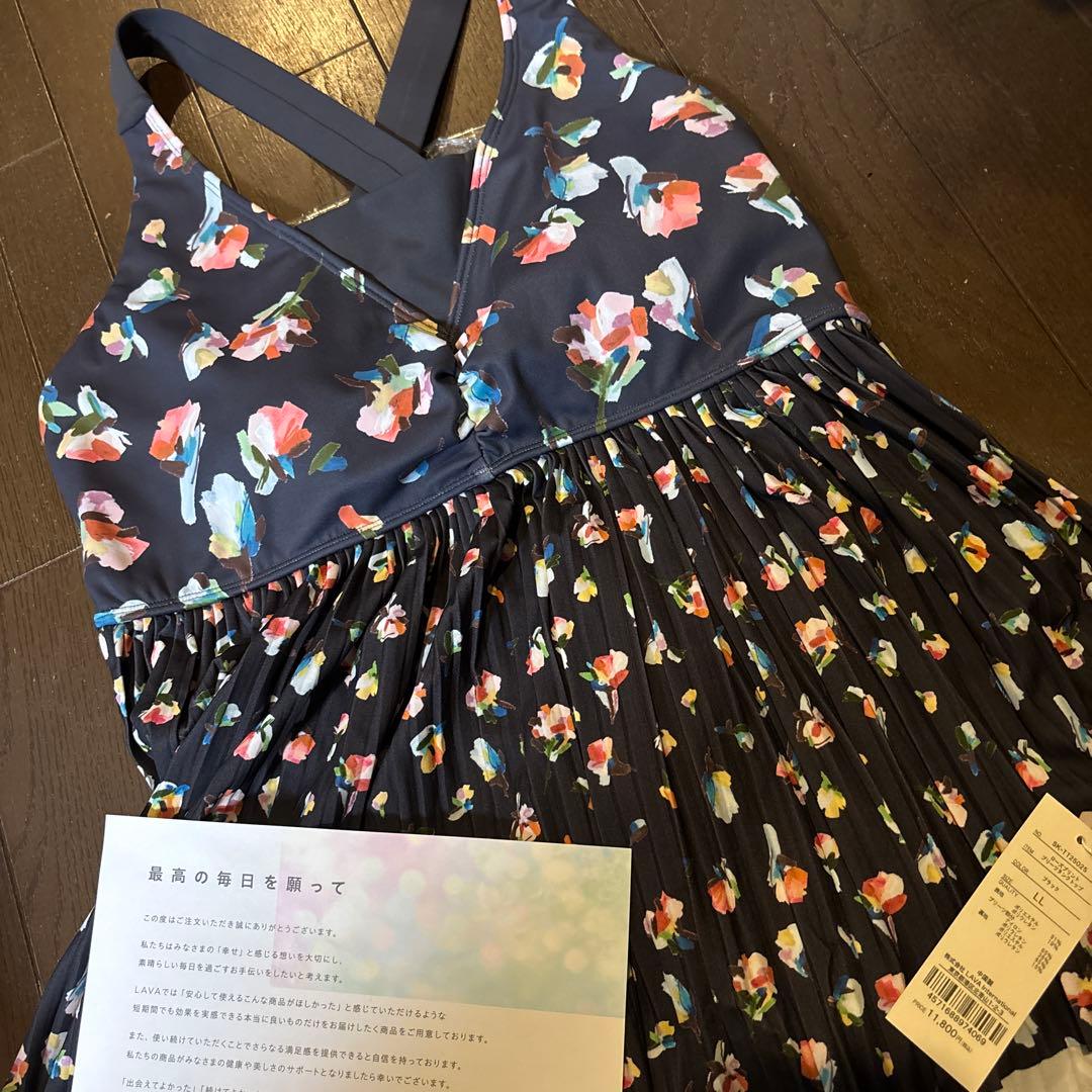 お値下げ⭐︎新品　SUKLA ローズプリントプリーツタンクトップ　LL