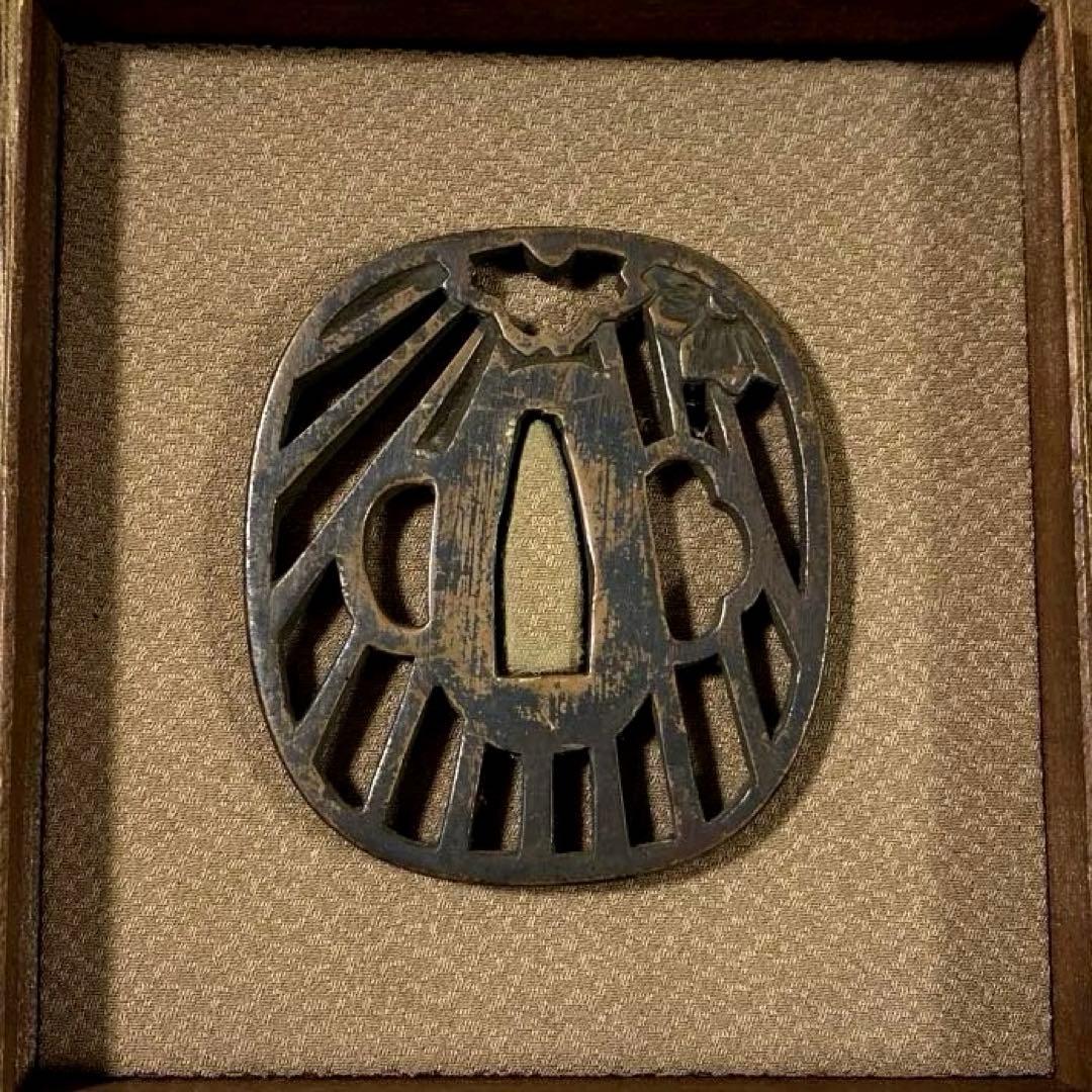 B-35 鍔　武具　銅製　刀装具　装飾品　日本刀　アンティーク　美術品　工芸品