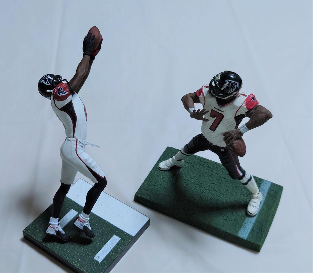 アトランタ・ファルコンズ フィギュア　J・ ジョーンズ　M ・ ヴィック