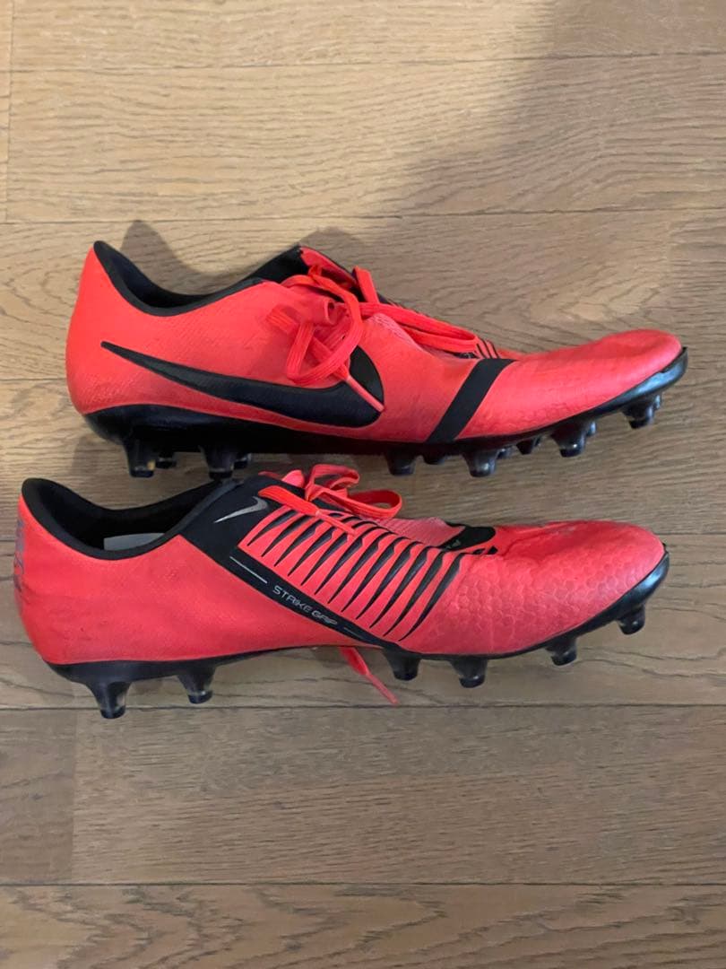 Nike Phantom サッカーシューズ スパイク レッド