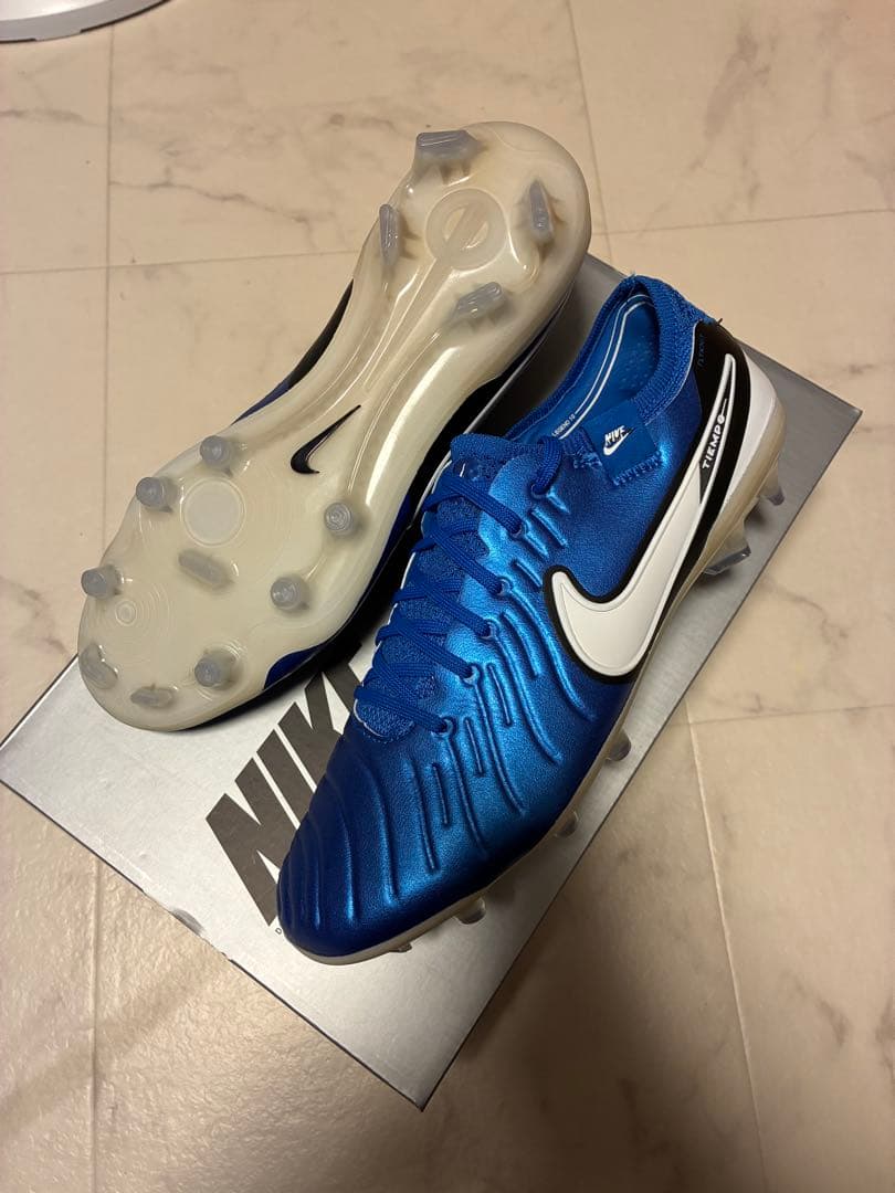 大特価 新品 ナイキサッカースパイク ティエンポレジェンド10 FG