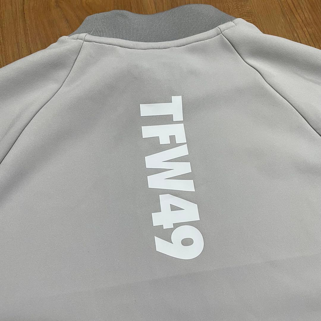 定価3.6万　2025新作　TFW49 モックネック　プルオーバー　XL グレー