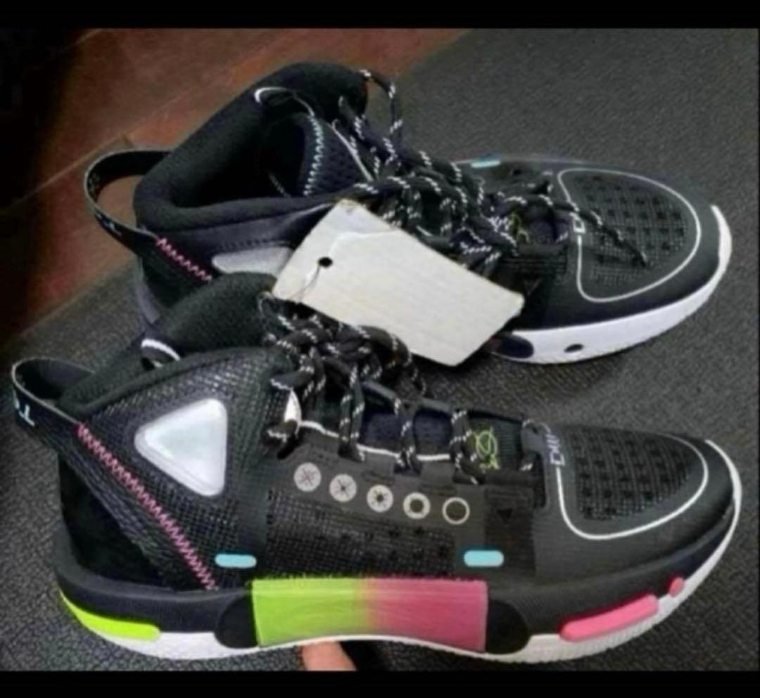 バスケシューズ　シャドウ4