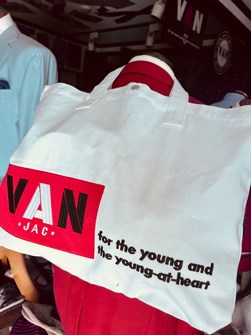 値引VAN幌布tote bag 刺繍ロゴ入り45×35サイズ新品未使用品