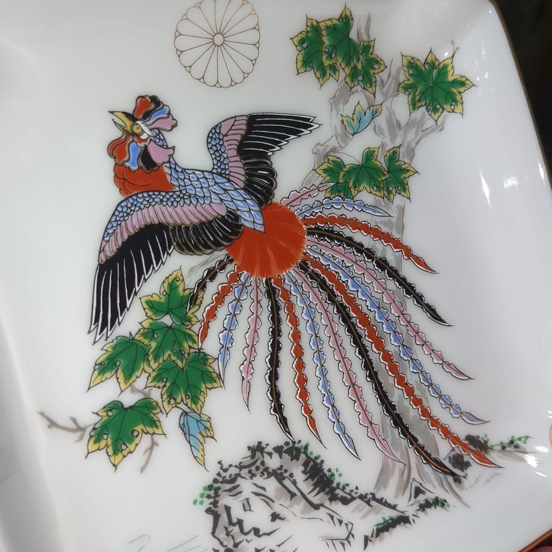 深川製磁　宇佐神宮　花瓶　飾り皿　２点セット　皿立て付き