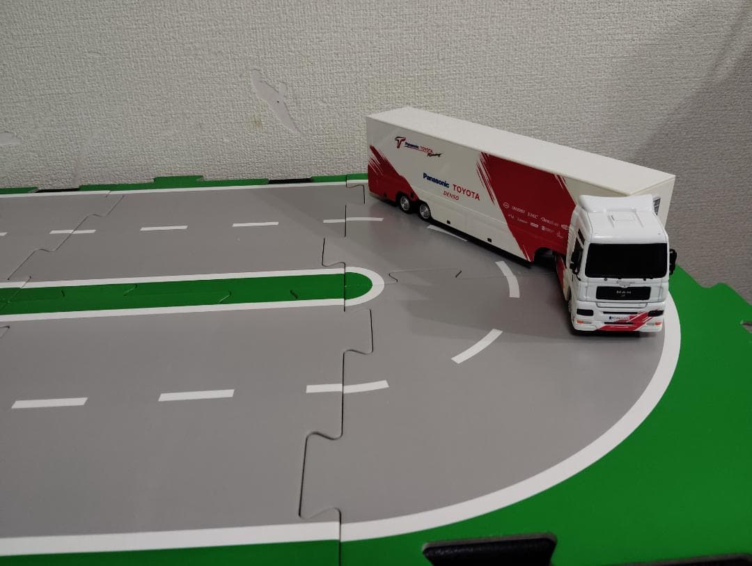 KYOSHO RCトランスポーター 1/64　教習所マップ