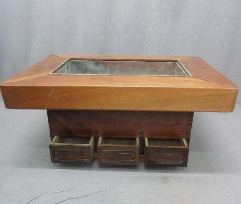 枠が分厚く重厚感のある欅長火鉢 [B33429]