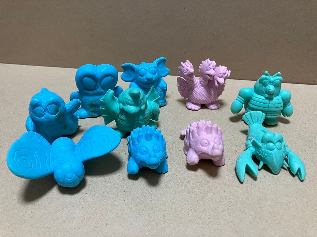 ゴジランド　9種類10体　消しゴム