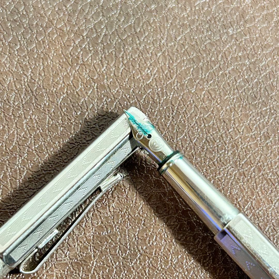 CARAN D'ACHE 万年筆 エクリドール シェブロン シルバー