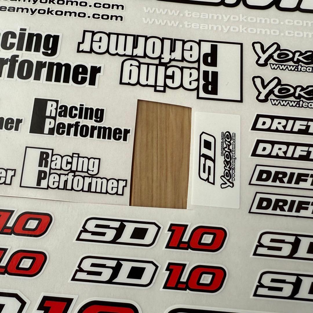 ヨコモSD1.0 GT-Rボディ、タイヤ付き