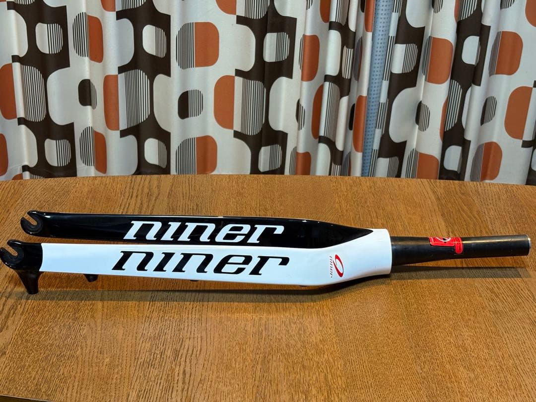 NINER BIKE Carbon Rigid Fork 29インチ用テーパード