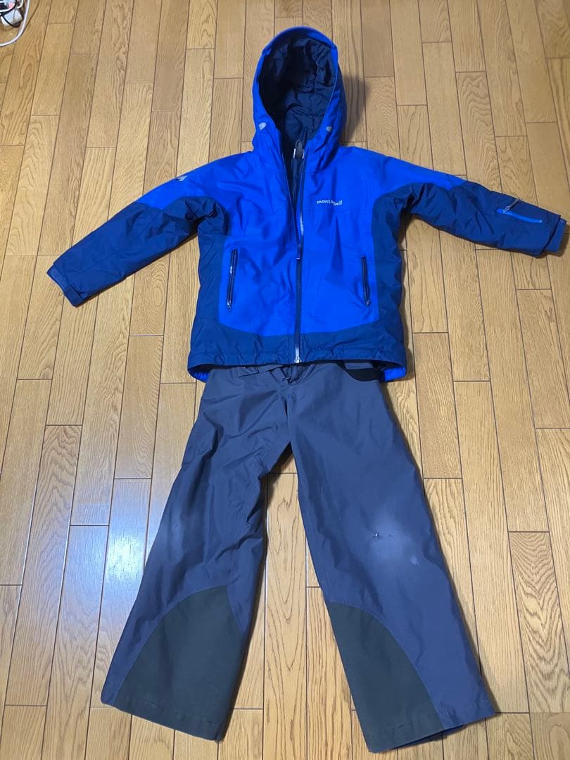 モンベルの子ども用スキーウェア上下セット