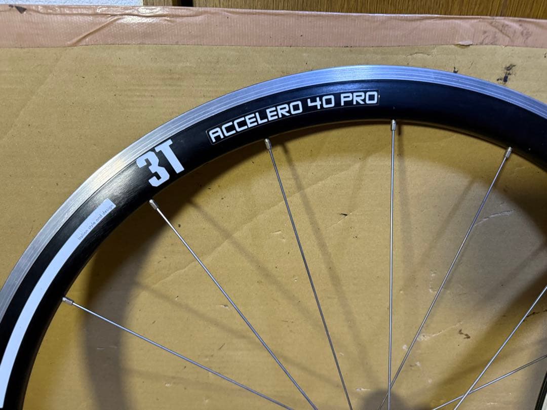 3T ACCELERO 40 PRO クリンチャー前後セット